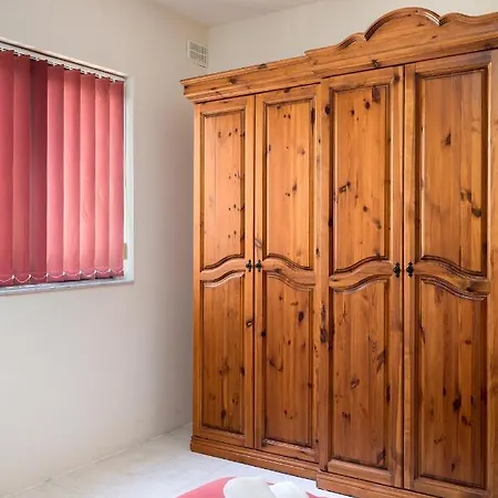 Spacious, Bright & Cosy 2 Bedroom 2 Bathroom - Uni Heights