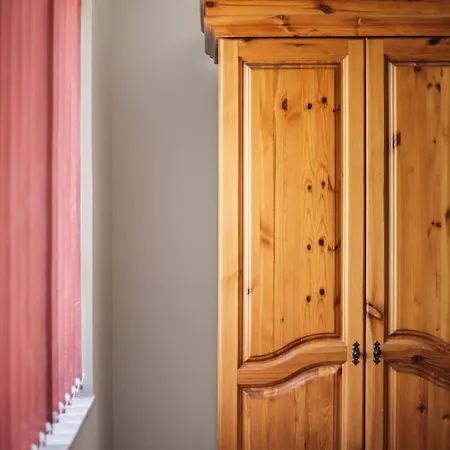 Апартаменты Spacious, Bright & Cosy 2 Bedroom 2 Bathroom - Uni Heights