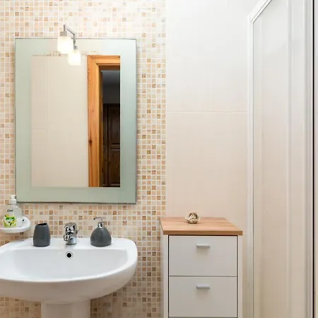 Spacious, Bright&cosy 2 Bedroom 2 Bathroom - Uni Heights *